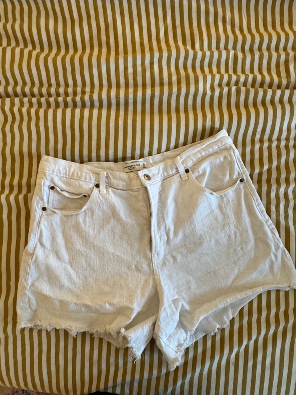 Abercrombie & Fitch White Frayed-Hem Denim Shorts